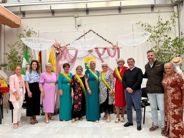 El Centro de Participación Activa de Los Barrios corona a su reina de la Feria
