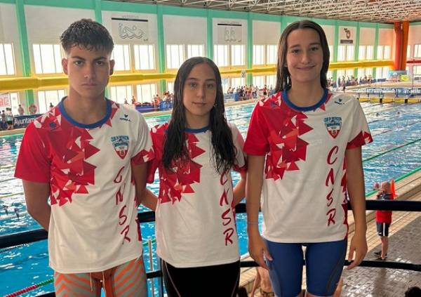 Los nadadores Rebeca, Paula e Iván se traen buenas sensaciones de Cádiz