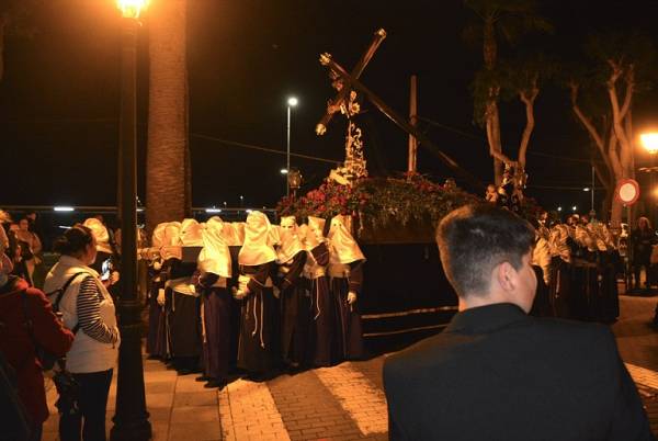Santo Encuentro del Nazareno y la Virgen de los Dolores en la Plaza de San Bernardo en la Estación de San Roque