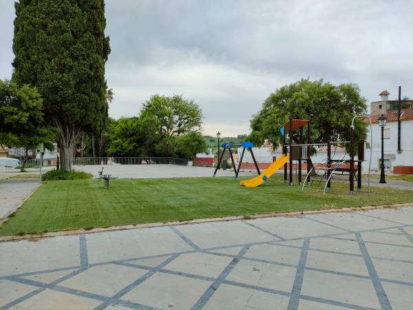 Adjudicada la remodelación del parque infantil de Los Cortijillos, el Parque de la Paz, y el de la Plaza de Blas Infante